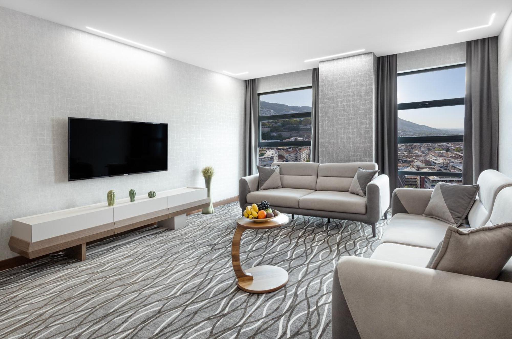 Otel Lilium & 4*