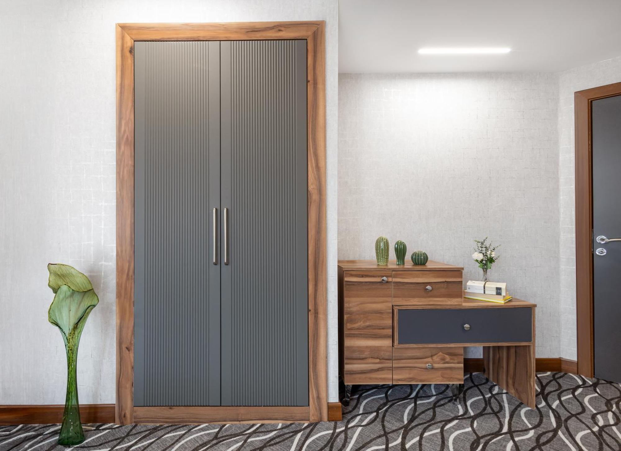 Hotel Lilium & 4*
