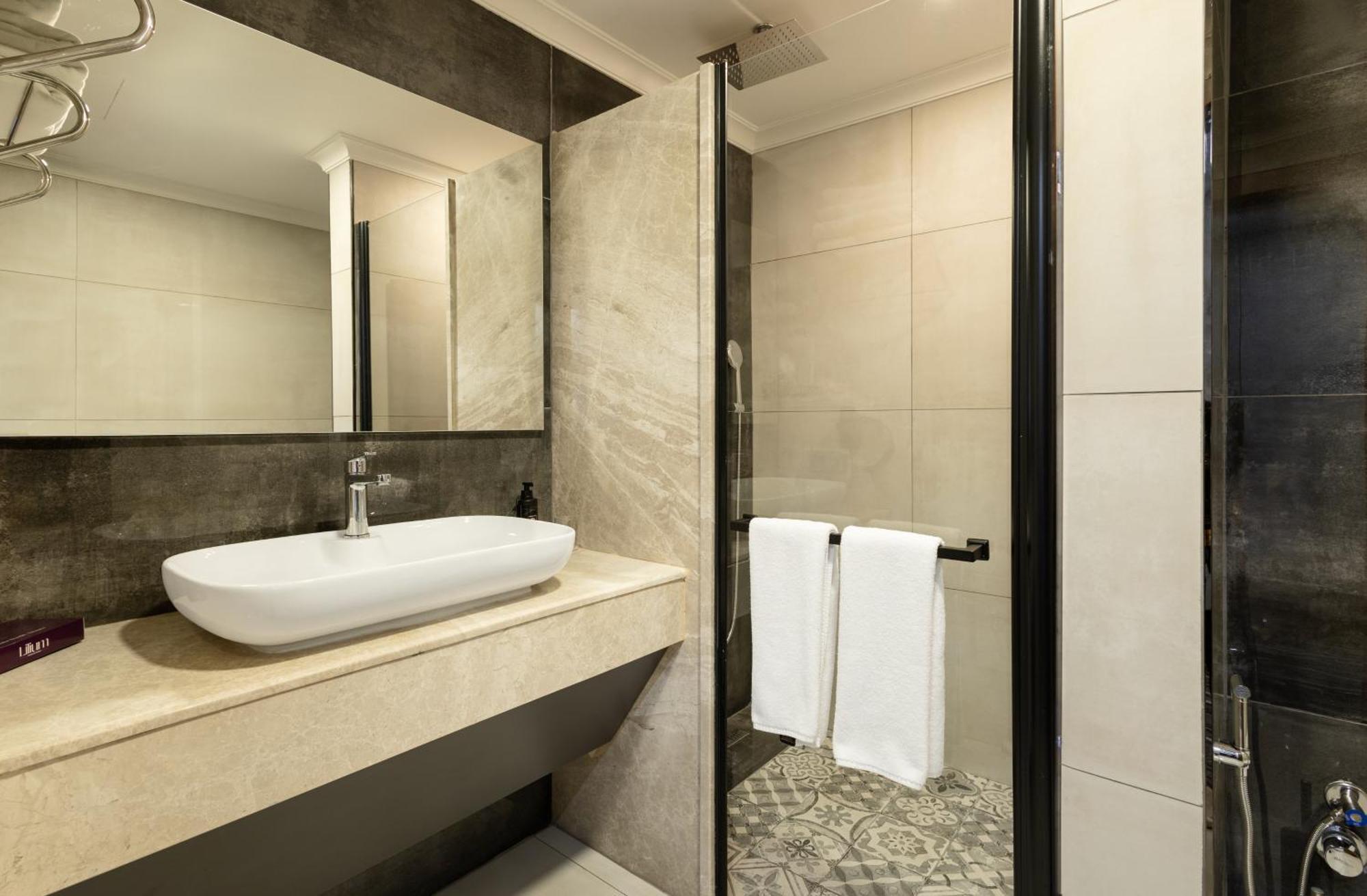 Otel Lilium &