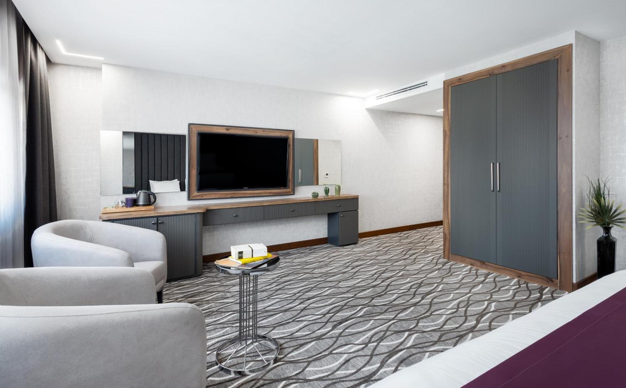 Lilium & Hotel 4*